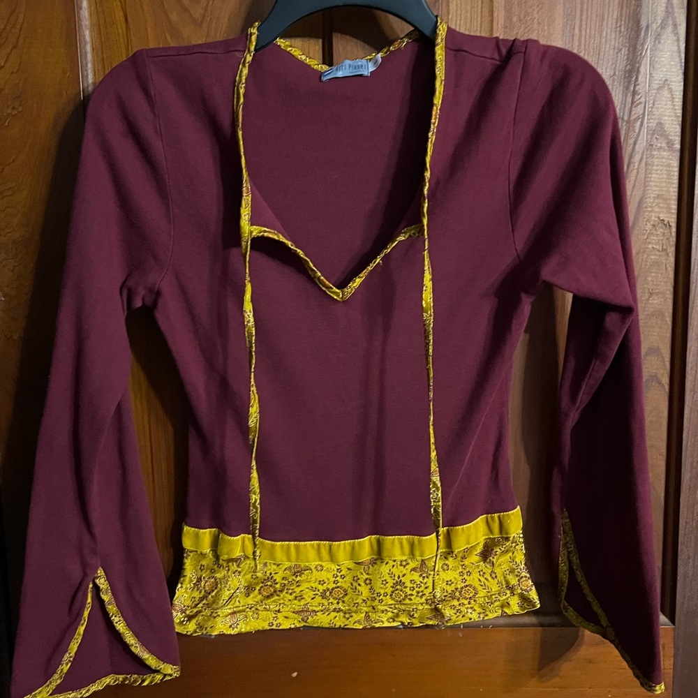 Vintage Girl Planet Burgandy Top Asian Gold Trim long bell sleeve Size Large